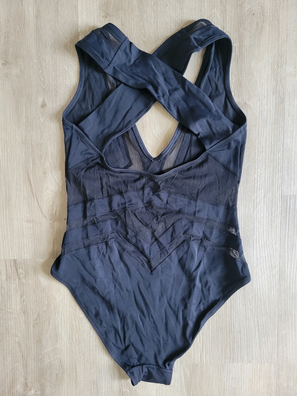 Oye Bane mesh cutout swimsuit - Picture 6 of 6